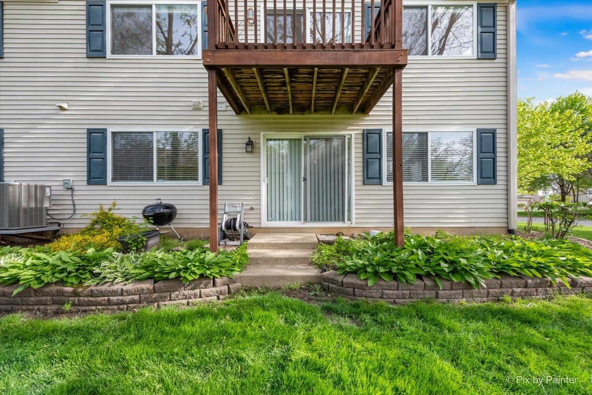 67 Samuel Drive, Streamwood, IL 60107