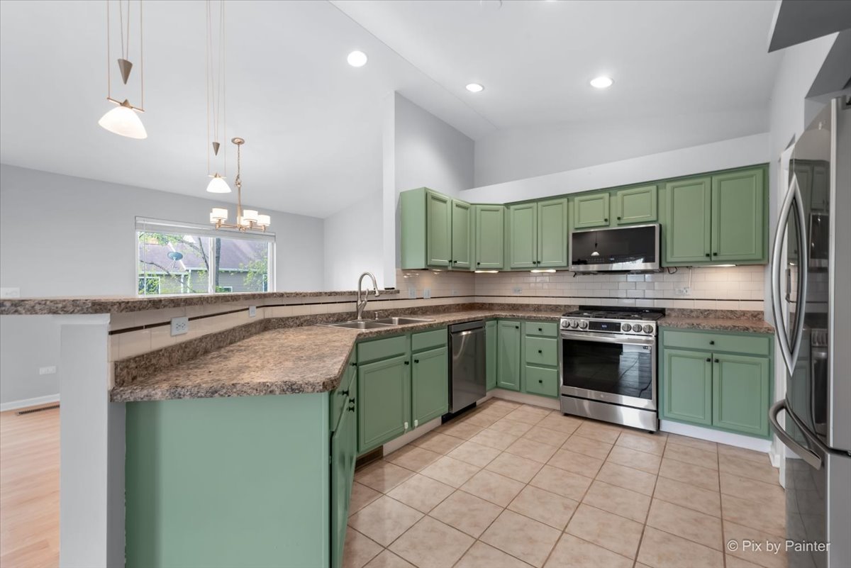 67 Samuel Drive, Streamwood, IL 60107
