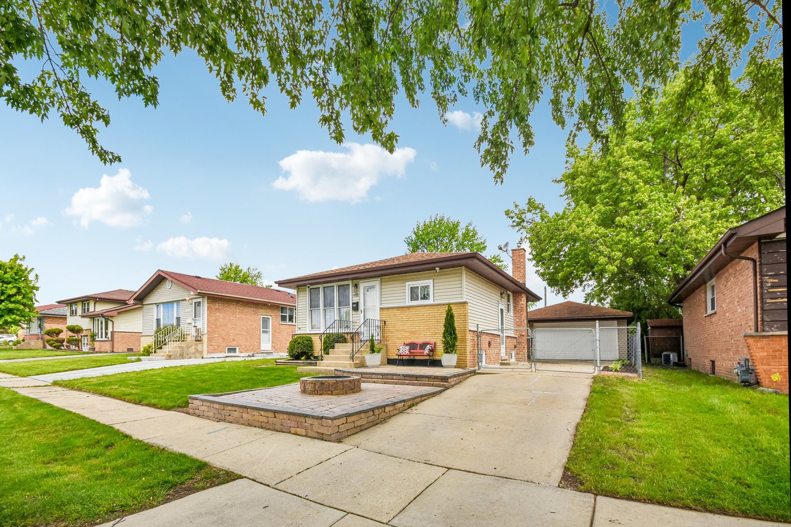 4428 Lisa Lane, Oak Forest, IL 60452