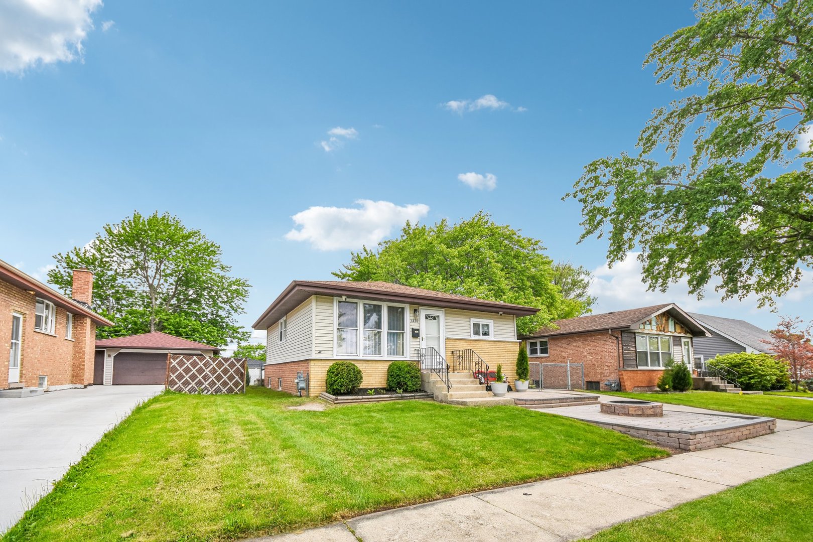 4428 Lisa Lane, Oak Forest, IL 60452