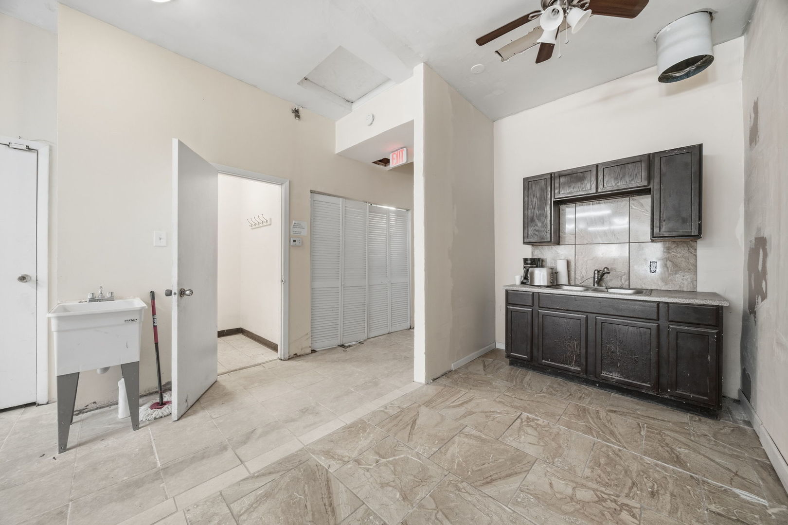 10708 S Western Avenue, Chicago, IL 60643