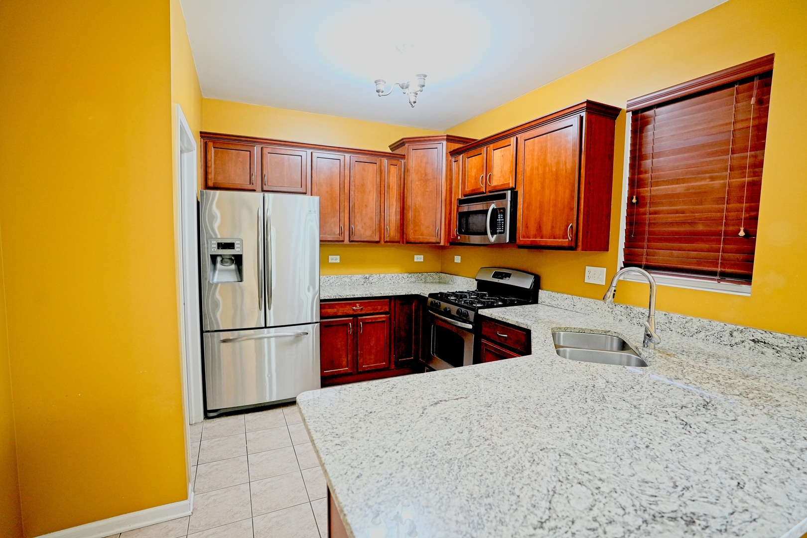 470 Grosvenor Lane #470, Aurora, IL 60504