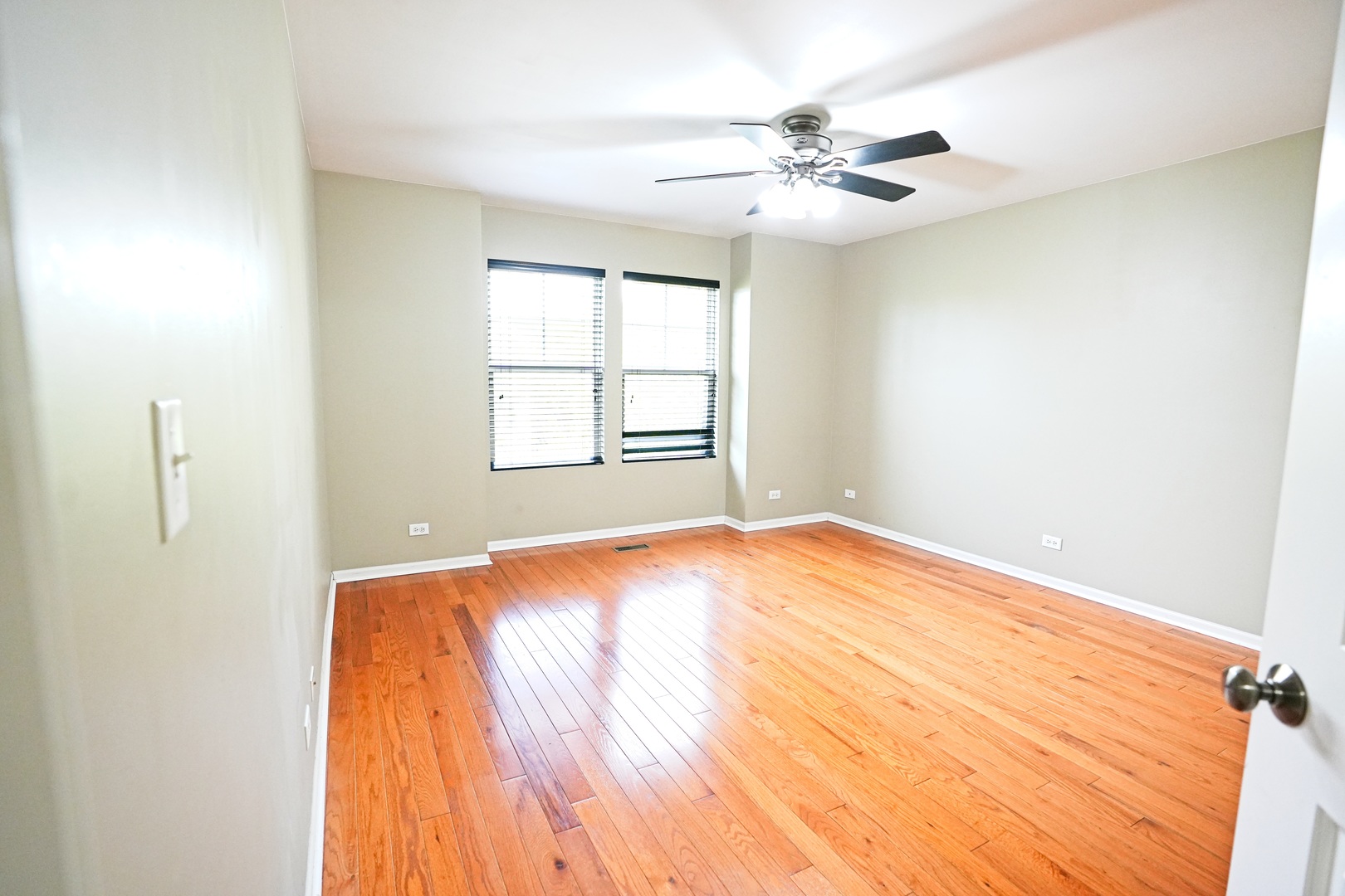 470 Grosvenor Lane #470, Aurora, IL 60504