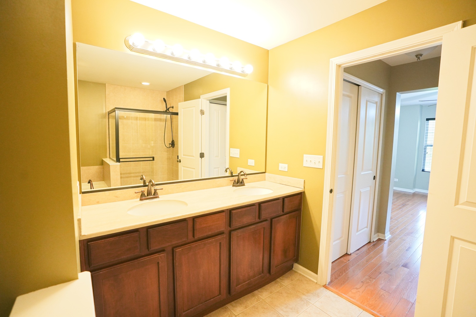 470 Grosvenor Lane #470, Aurora, IL 60504