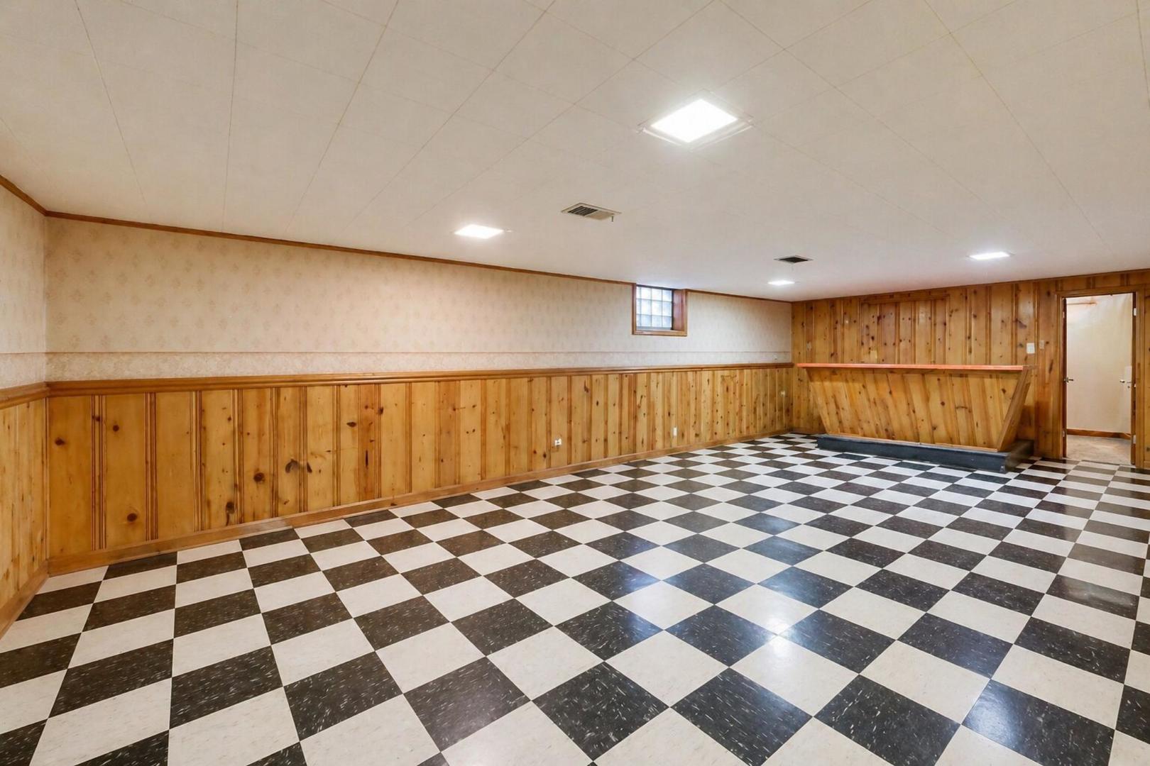 8332 N Oketo Avenue, Niles, IL 60714
