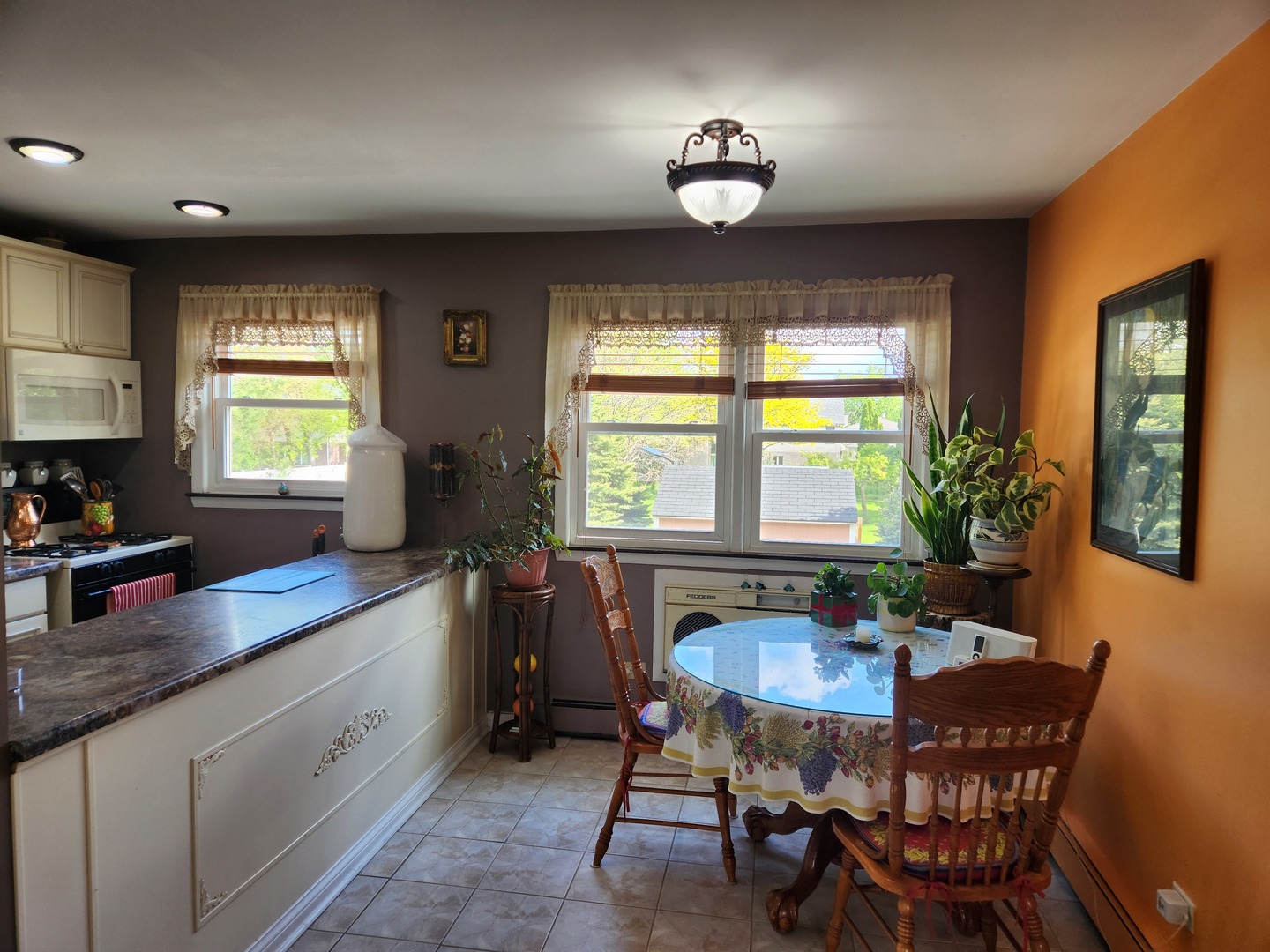 5631 6th Avenue #2C, Countryside, IL 60525