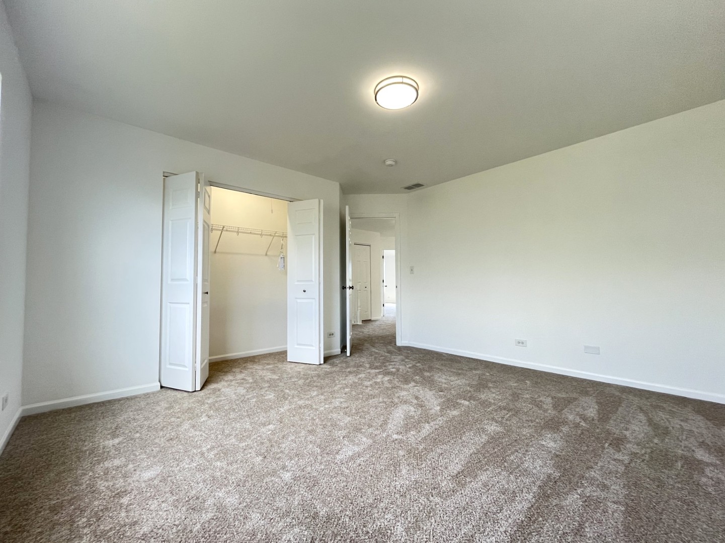 337 W CALDWELL Drive, Round Lake, IL 60073