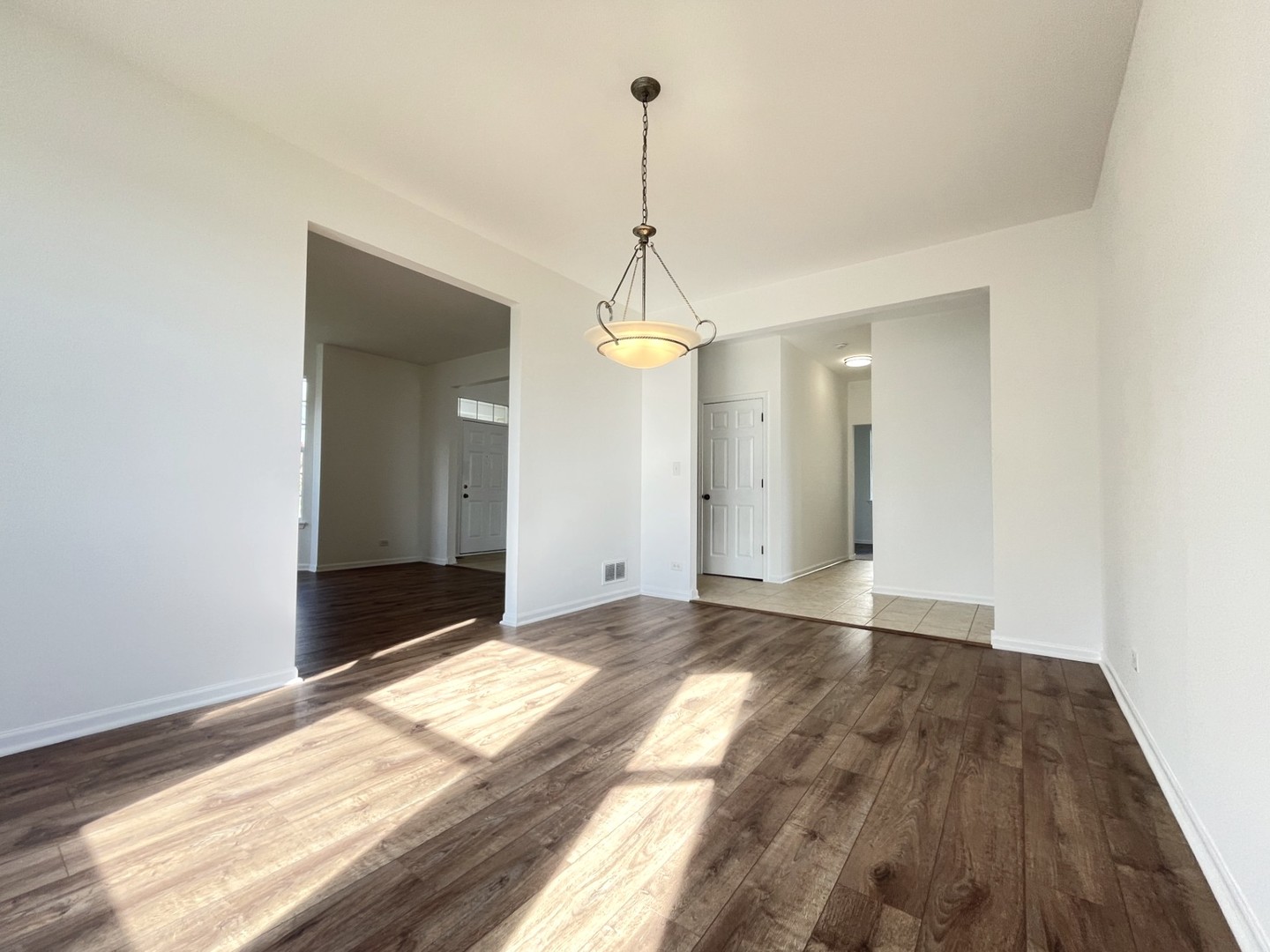 337 W CALDWELL Drive, Round Lake, IL 60073