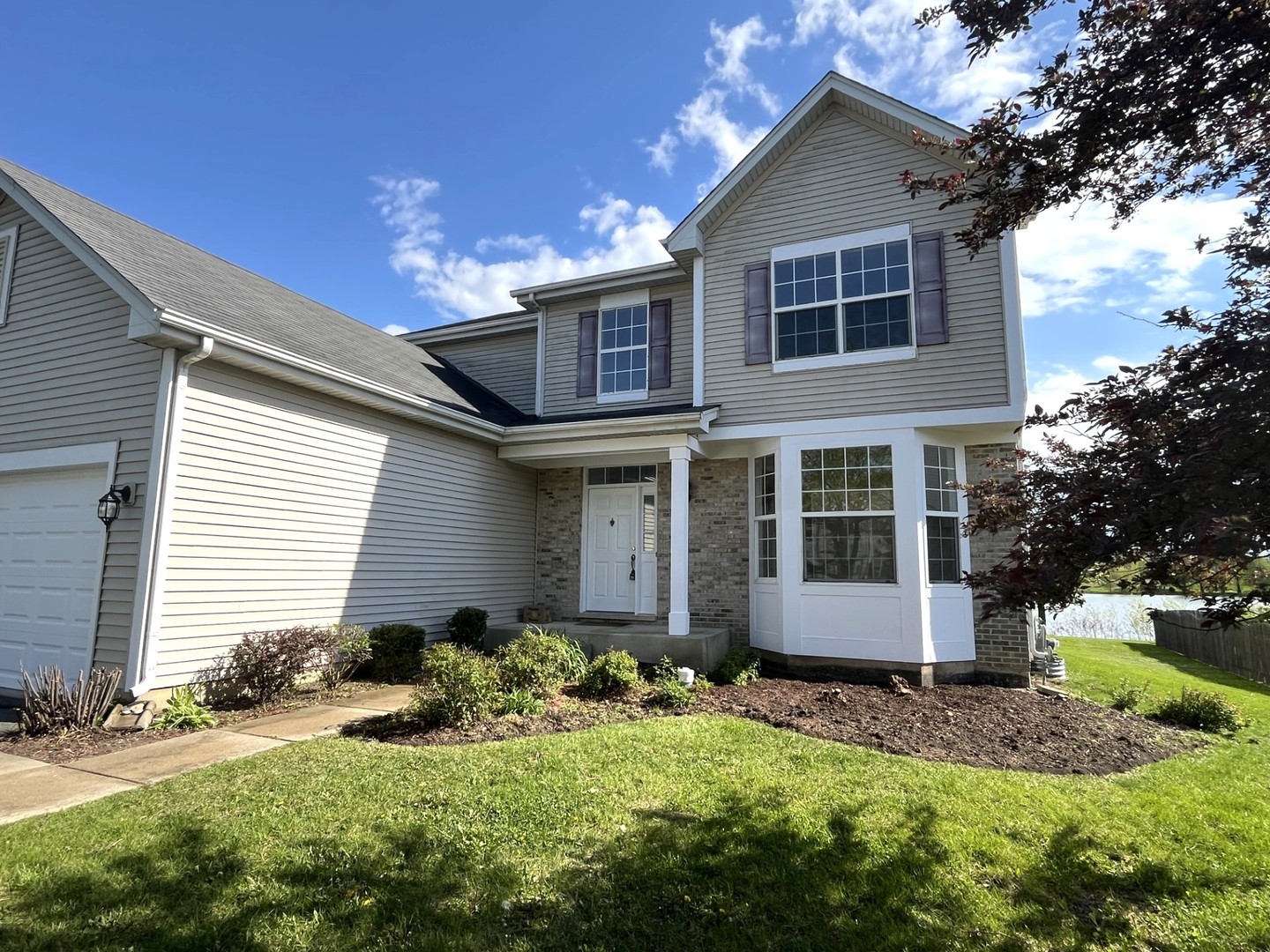 337 W CALDWELL Drive, Round Lake, IL 60073
