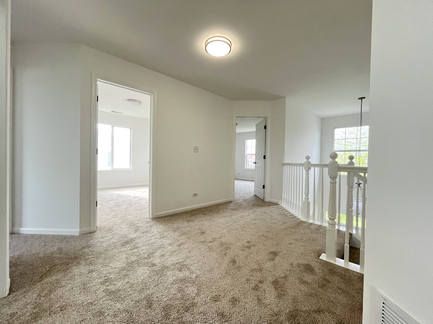 337 W CALDWELL Drive, Round Lake, IL 60073