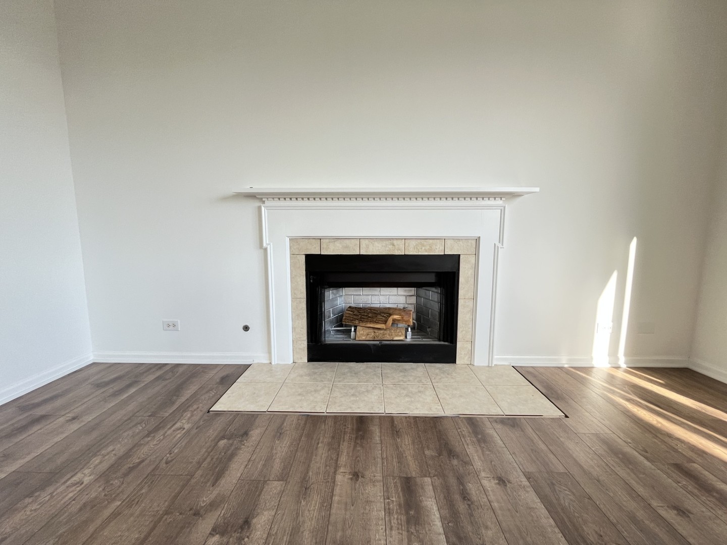 337 W CALDWELL Drive, Round Lake, IL 60073