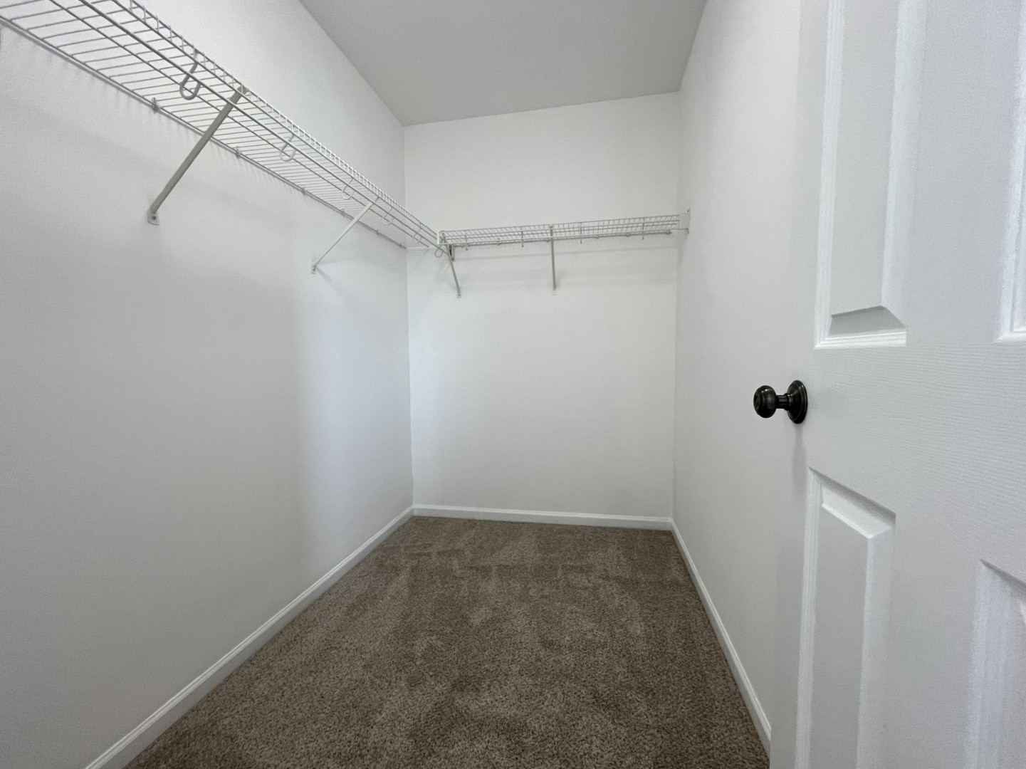 337 W CALDWELL Drive, Round Lake, IL 60073