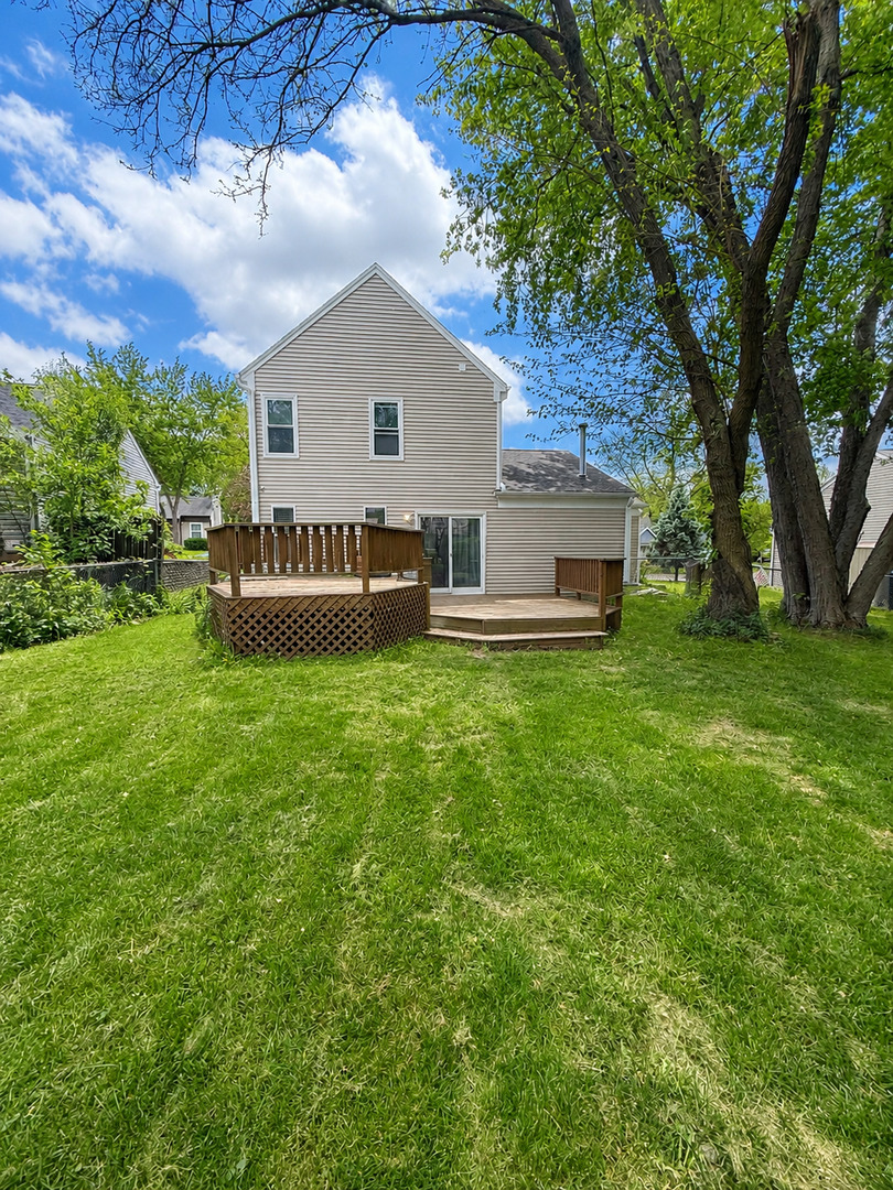 1550 Meghan Avenue, Algonquin, IL 60102