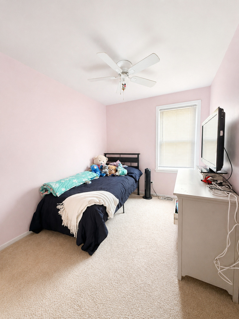 1550 Meghan Avenue, Algonquin, IL 60102