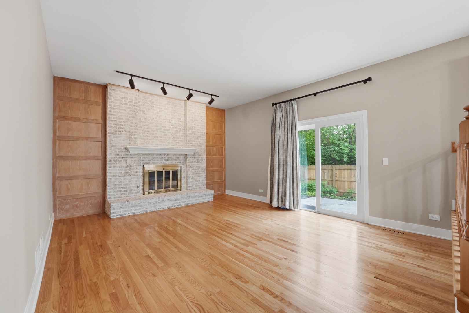 4452 Burgundy Place, Lisle, IL 60532