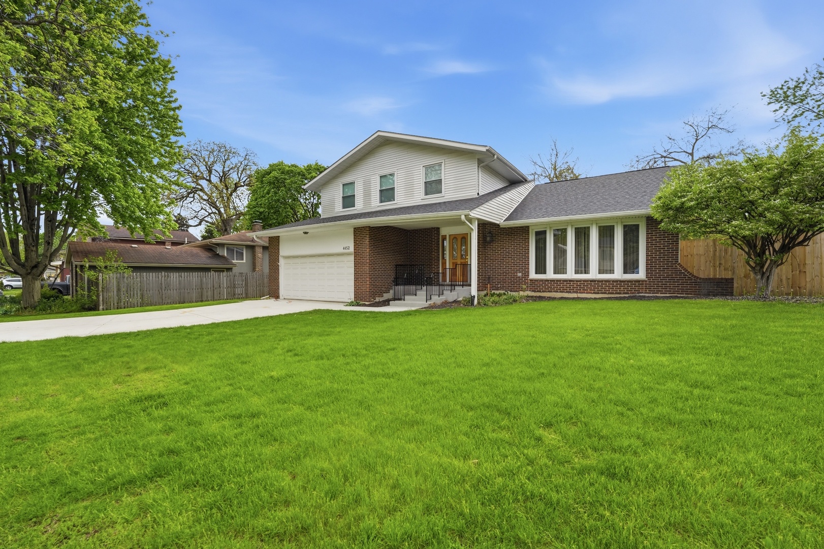 4452 Burgundy Place, Lisle, IL 60532