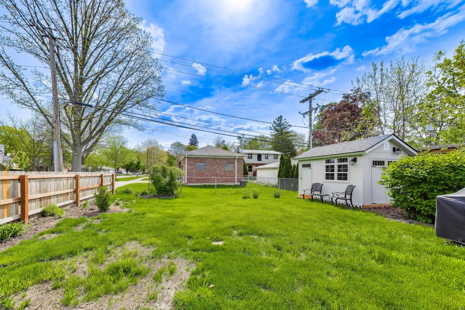 321 N Fairview Avenue, Mount Prospect, IL 60056
