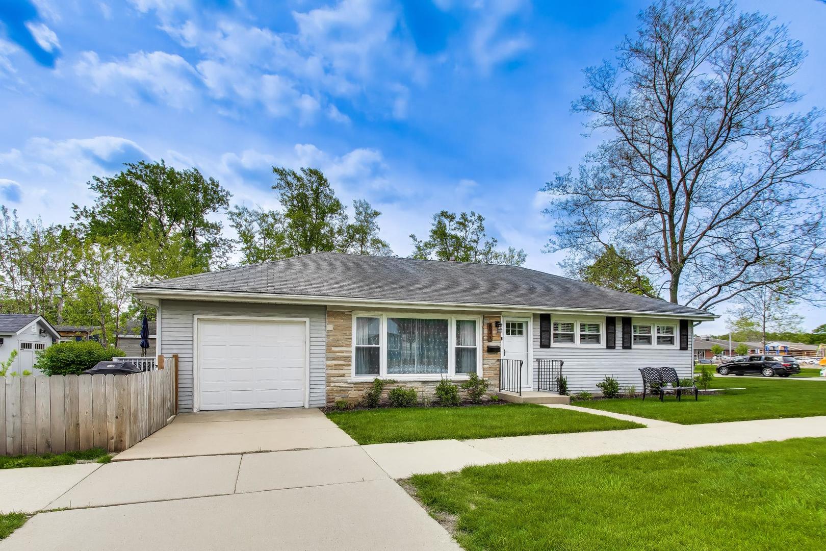 321 N Fairview Avenue, Mount Prospect, IL 60056