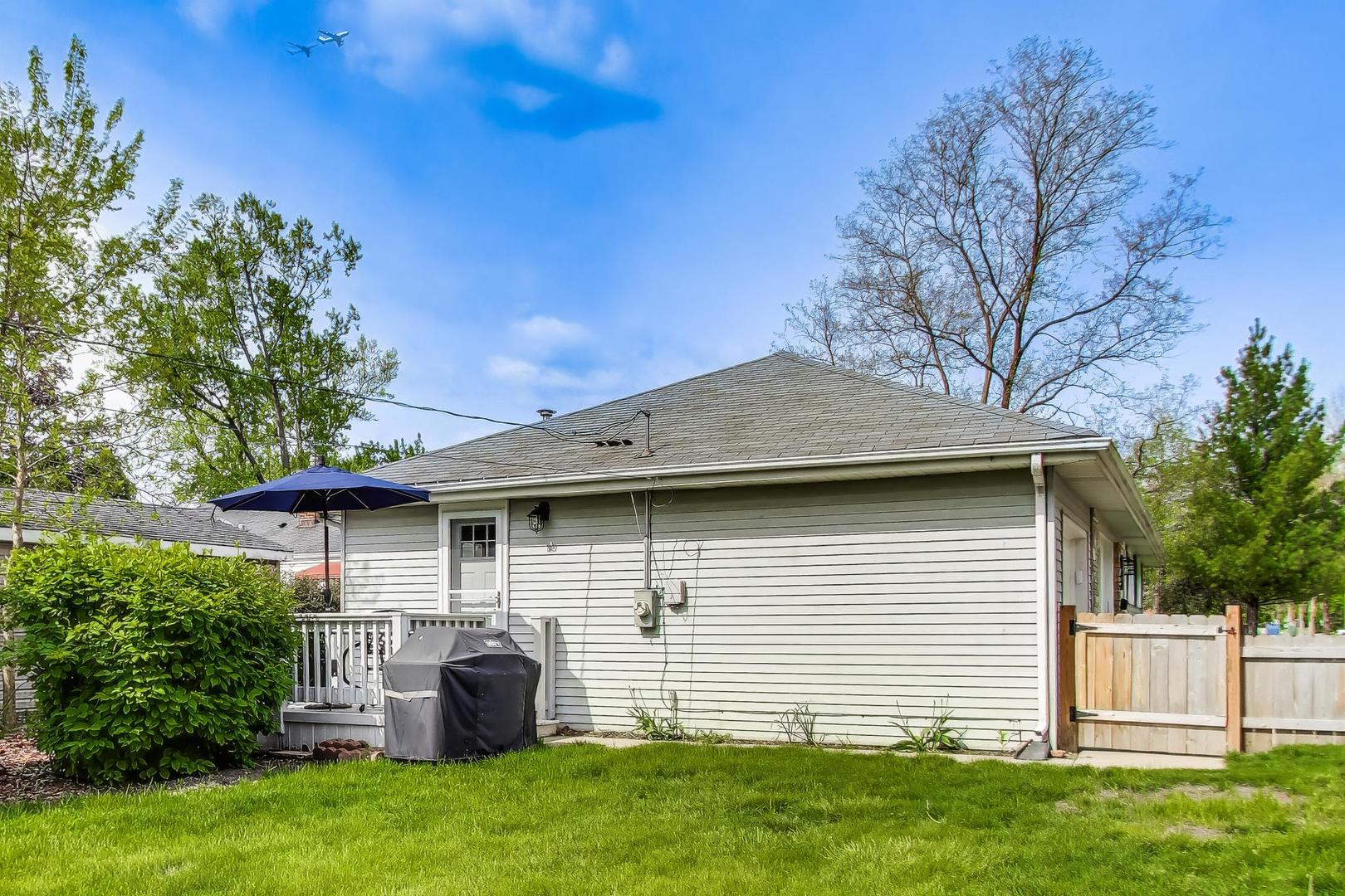 321 N Fairview Avenue, Mount Prospect, IL 60056
