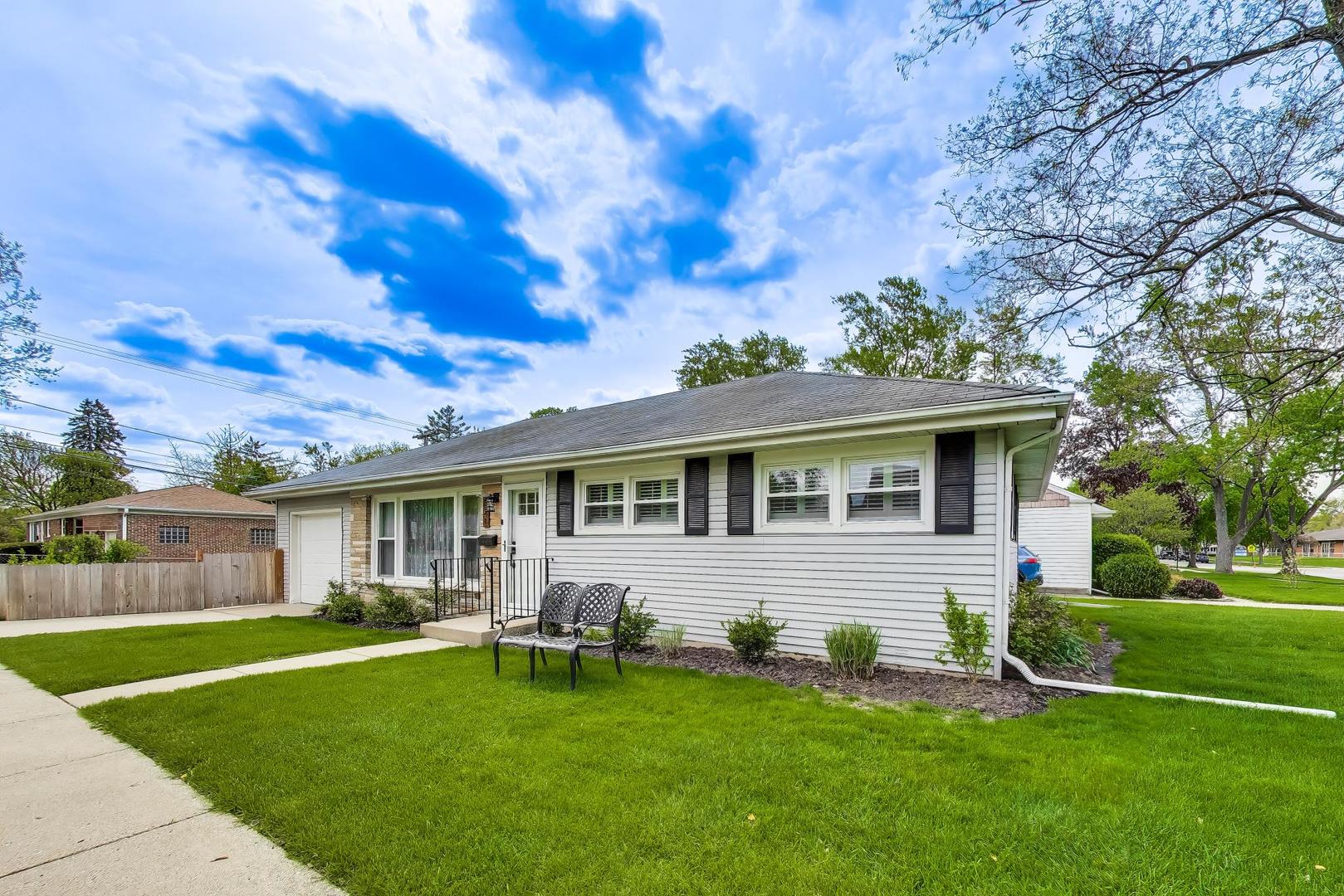 321 N Fairview Avenue, Mount Prospect, IL 60056