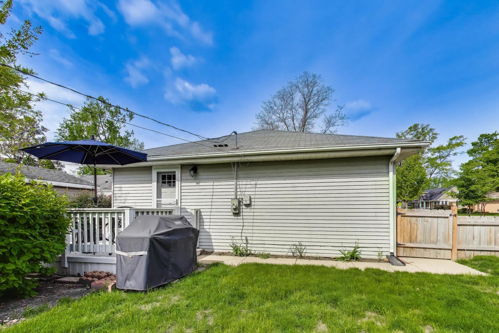 321 N Fairview Avenue, Mount Prospect, IL 60056