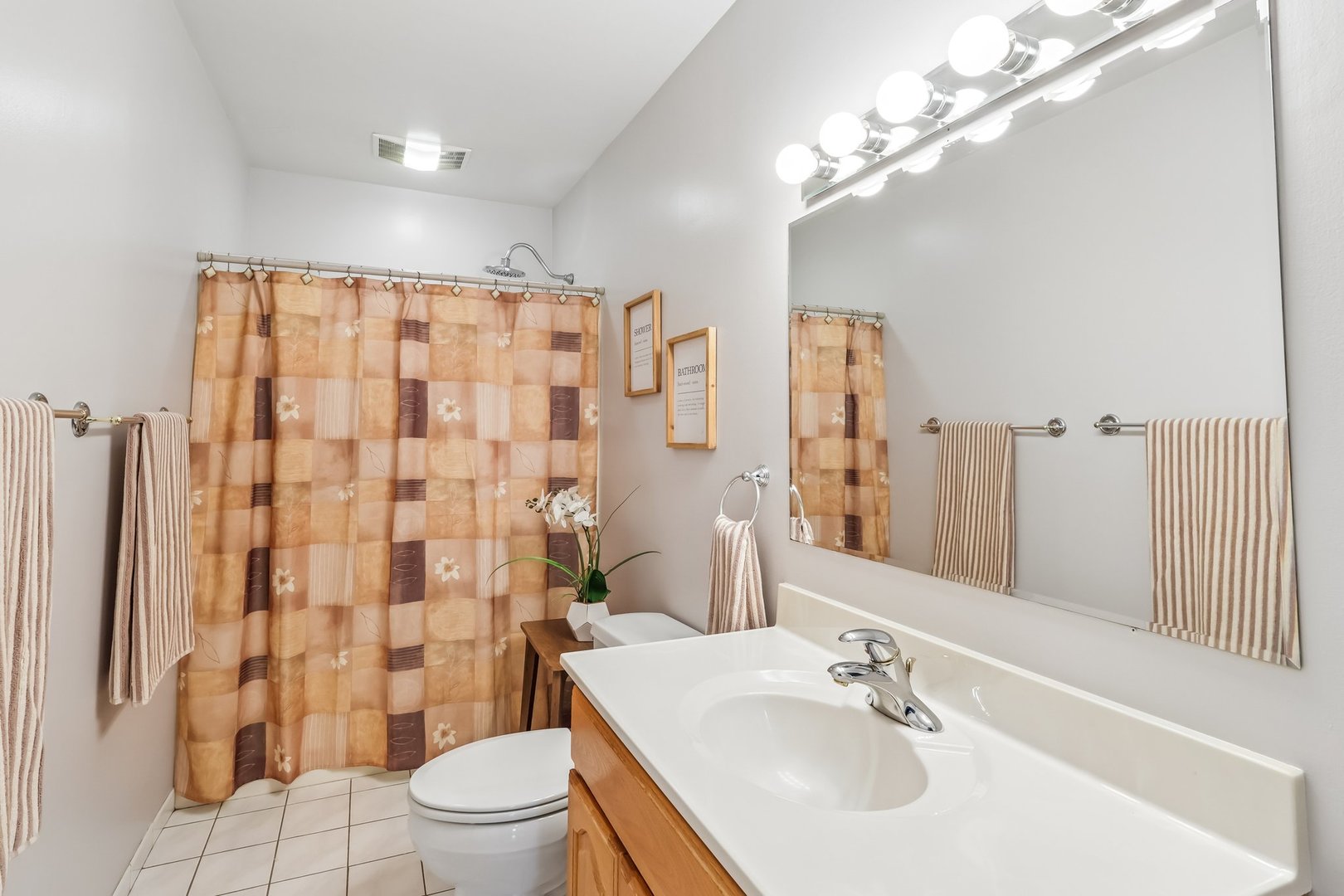 128 W Park Street, Mundelein, IL 60060