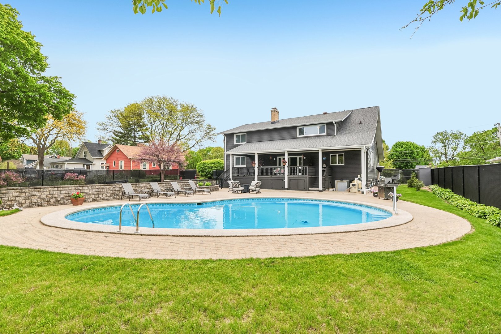 128 W Park Street, Mundelein, IL 60060