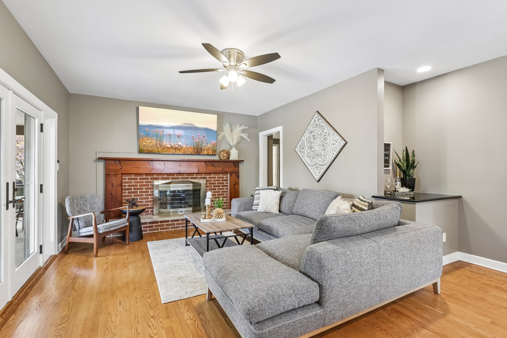 128 W Park Street, Mundelein, IL 60060