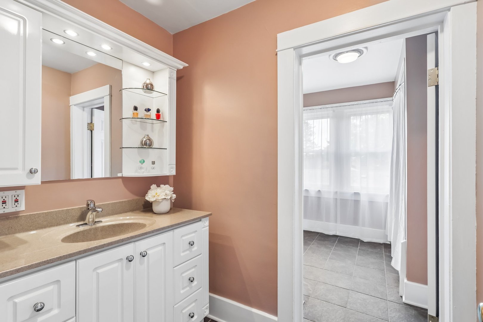 128 W Park Street, Mundelein, IL 60060