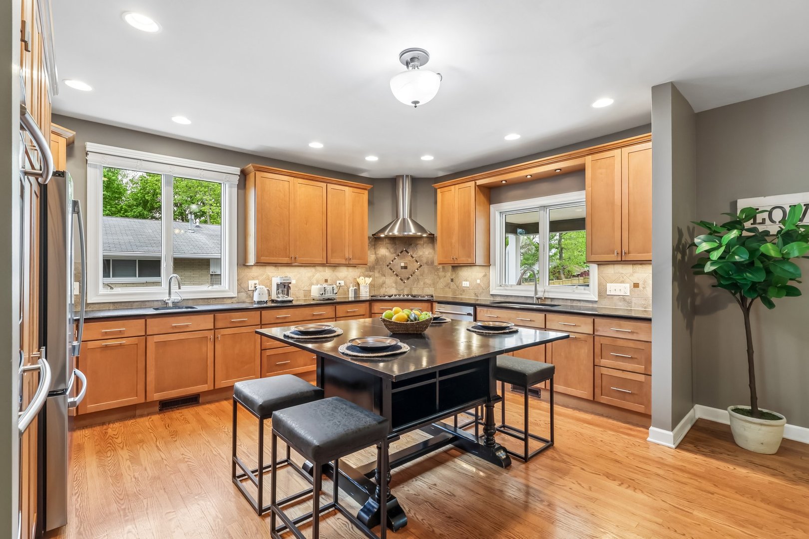 128 W Park Street, Mundelein, IL 60060