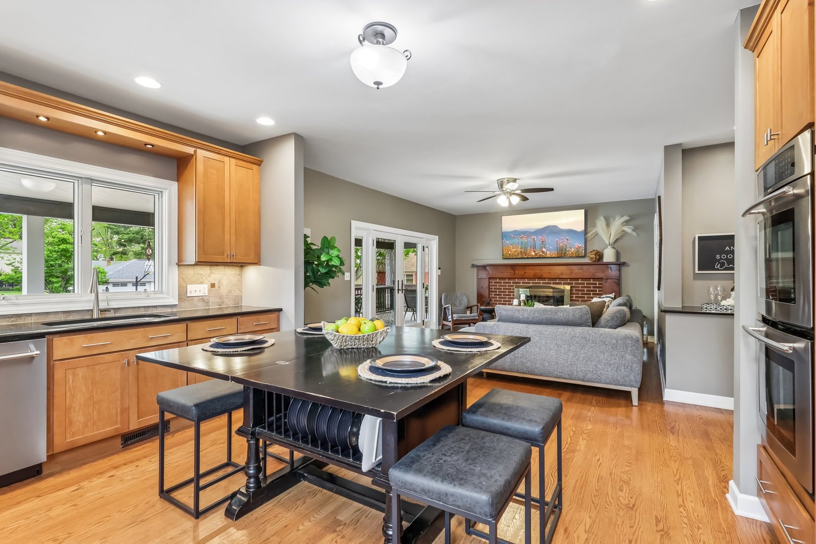 128 W Park Street, Mundelein, IL 60060