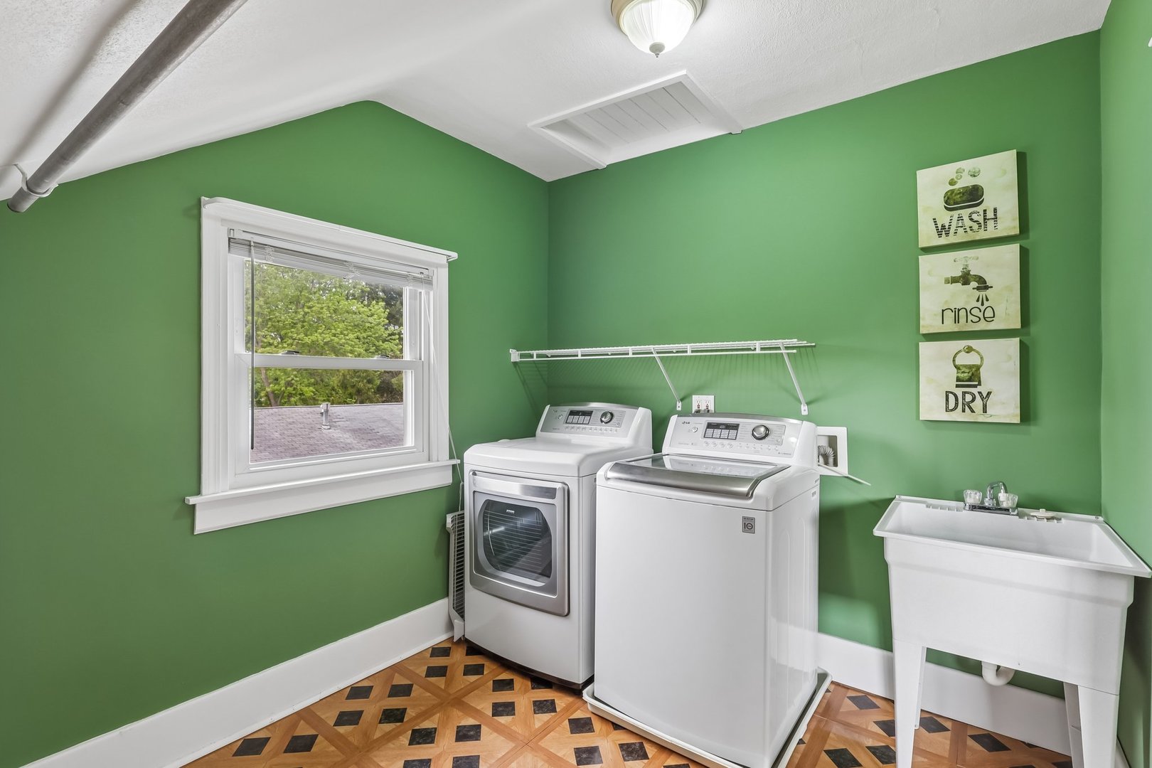 128 W Park Street, Mundelein, IL 60060