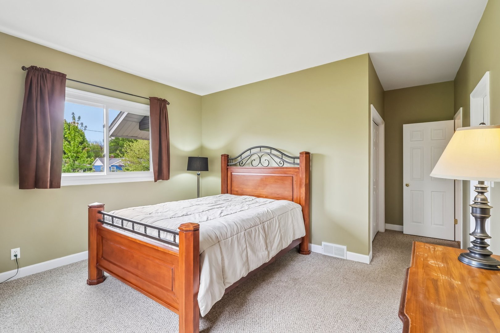 128 W Park Street, Mundelein, IL 60060