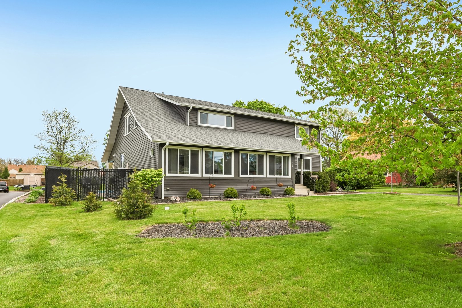 128 W Park Street, Mundelein, IL 60060