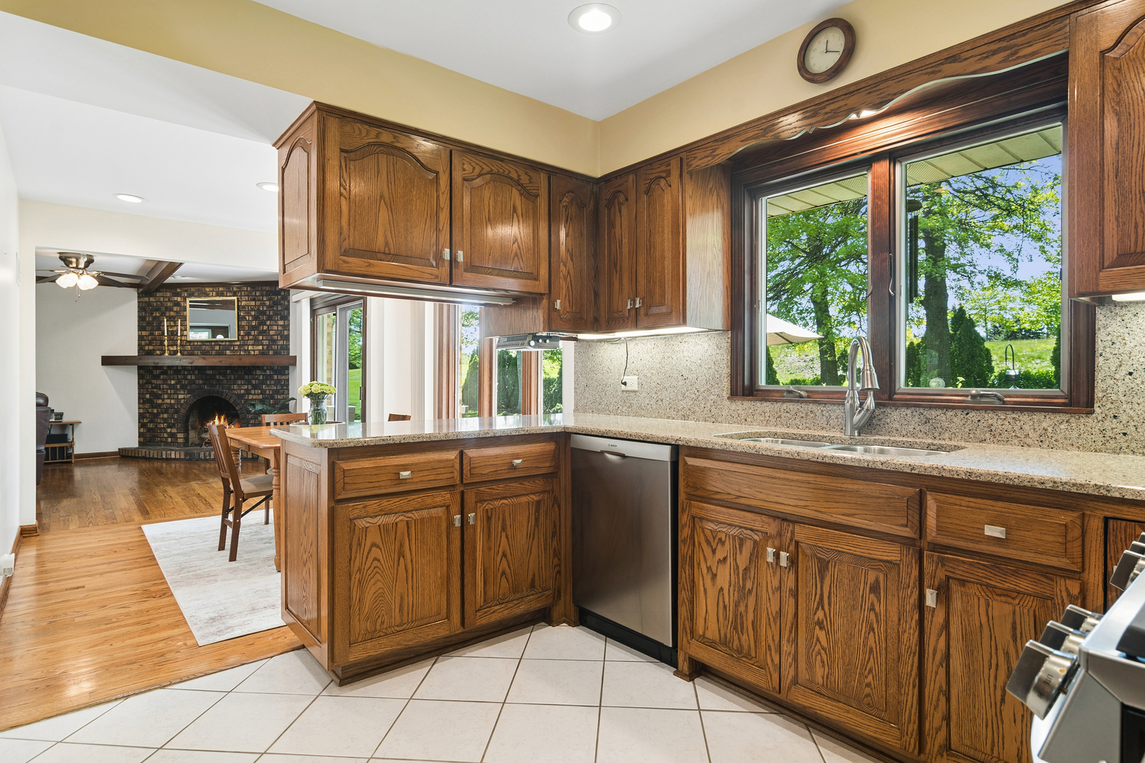 135 Hillcrest Court, Barrington, IL 60010