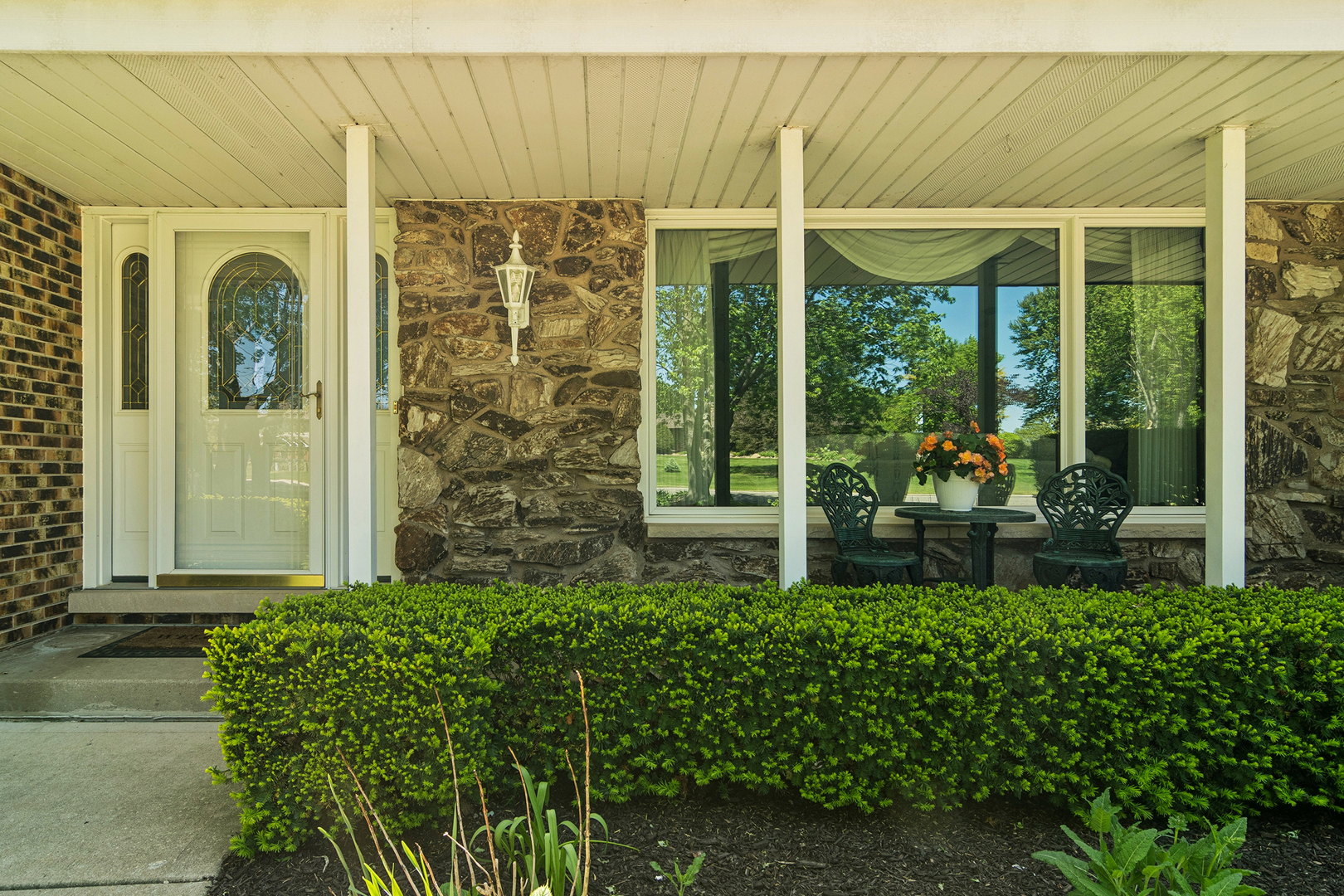 135 Hillcrest Court, Barrington, IL 60010