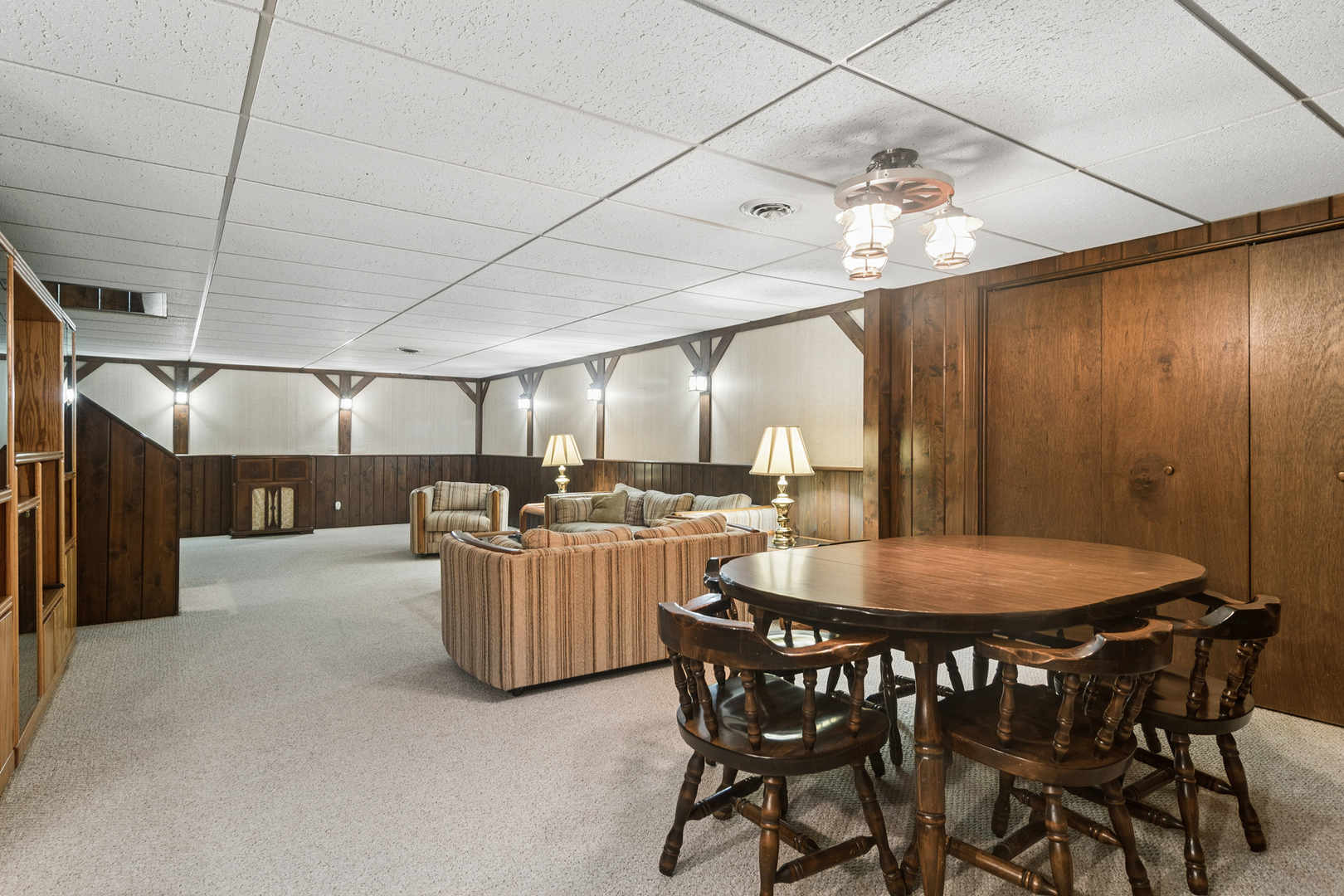 135 Hillcrest Court, Barrington, IL 60010