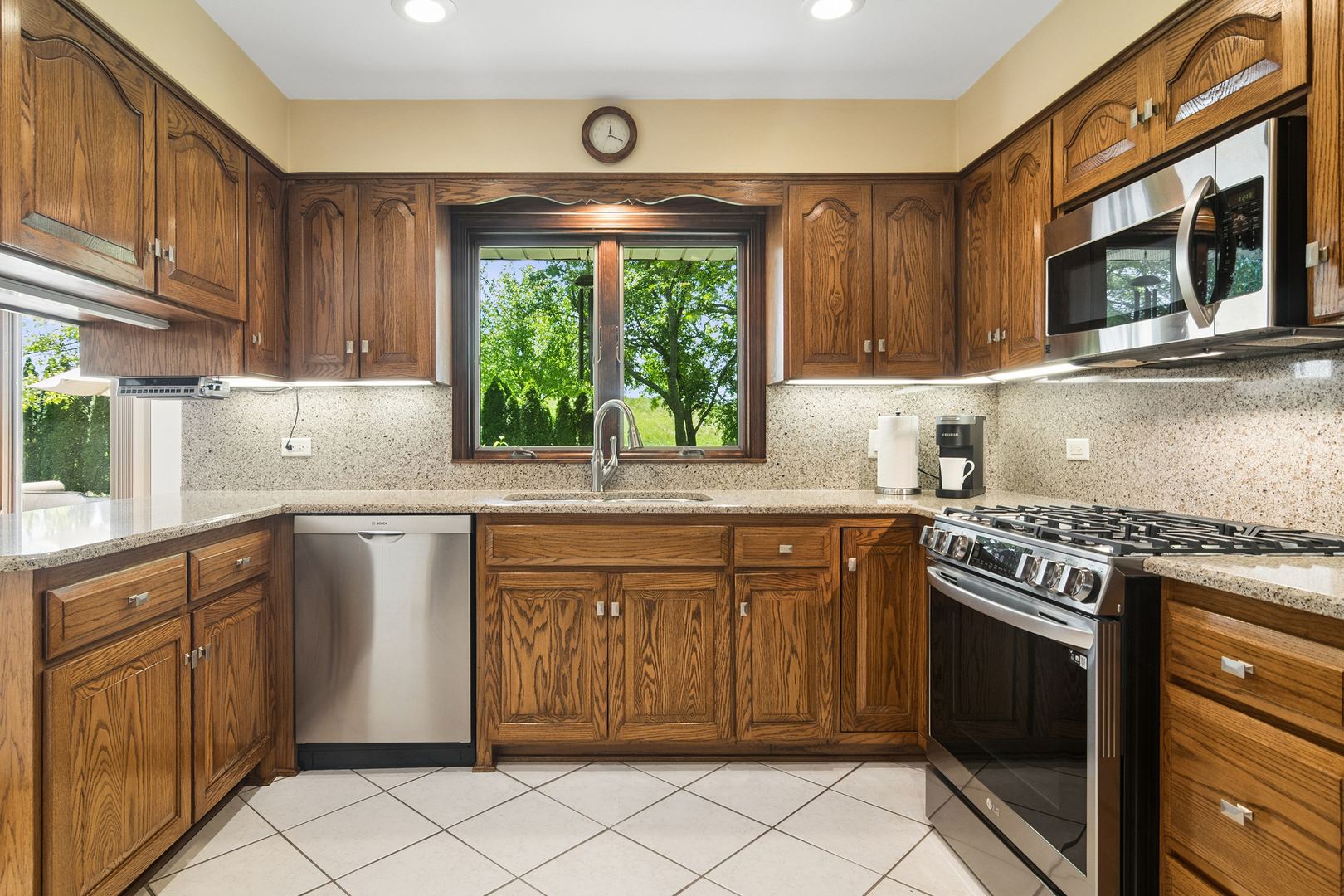 135 Hillcrest Court, Barrington, IL 60010