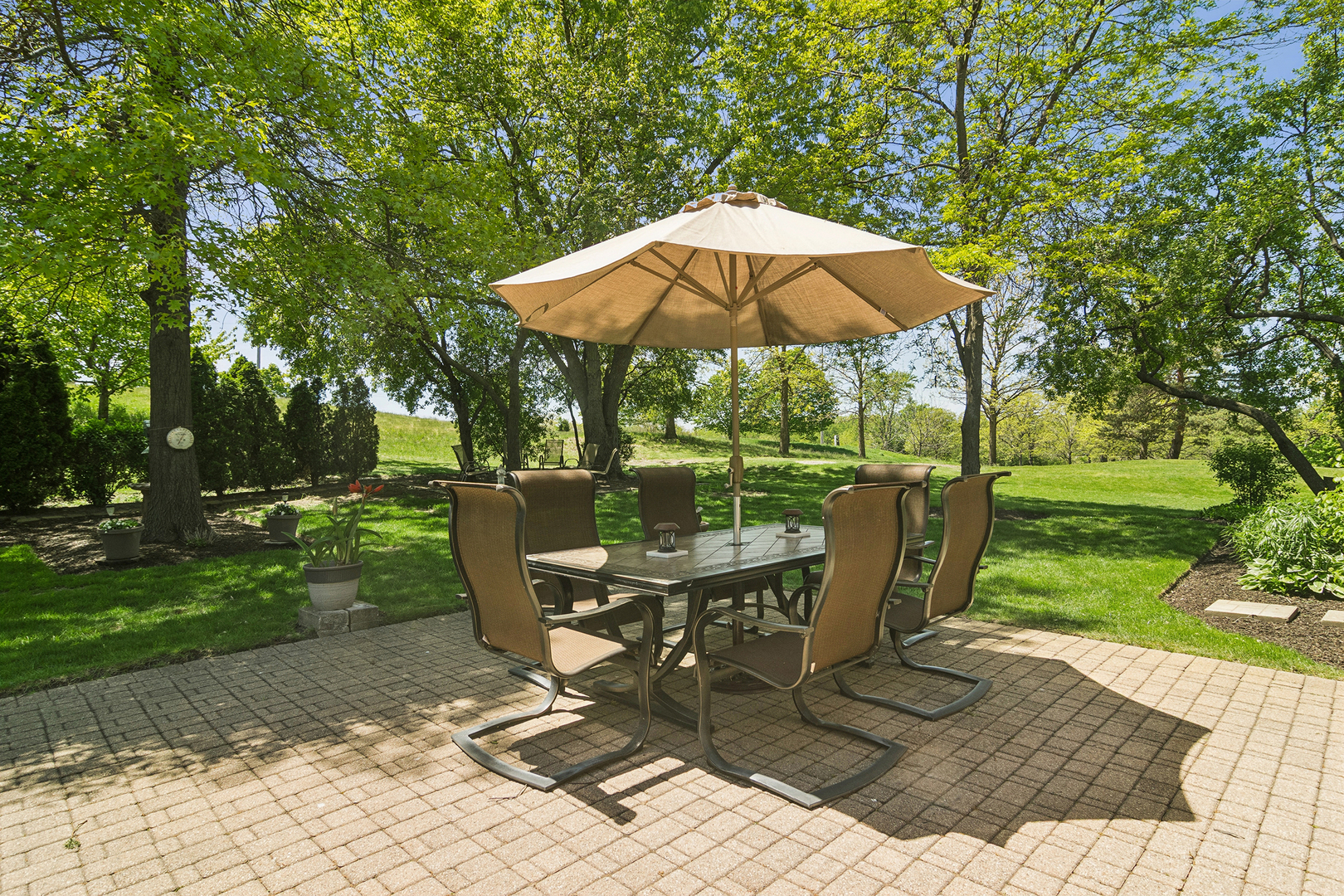 135 Hillcrest Court, Barrington, IL 60010
