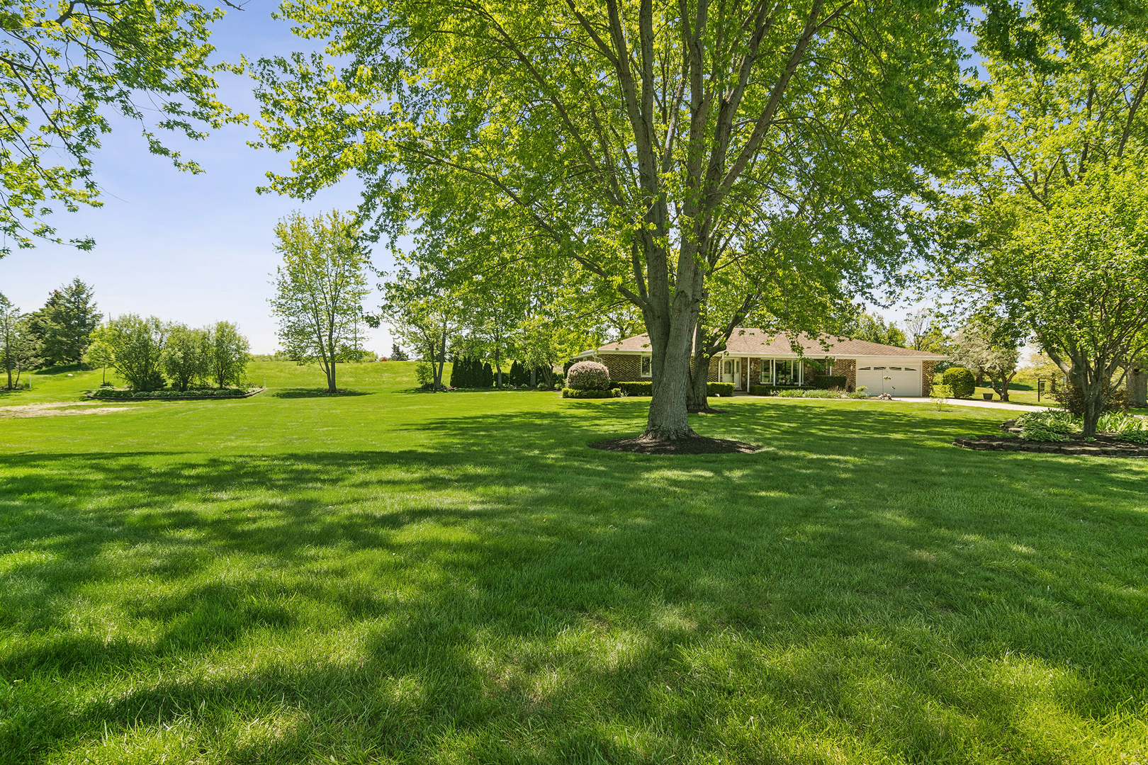 135 Hillcrest Court, Barrington, IL 60010