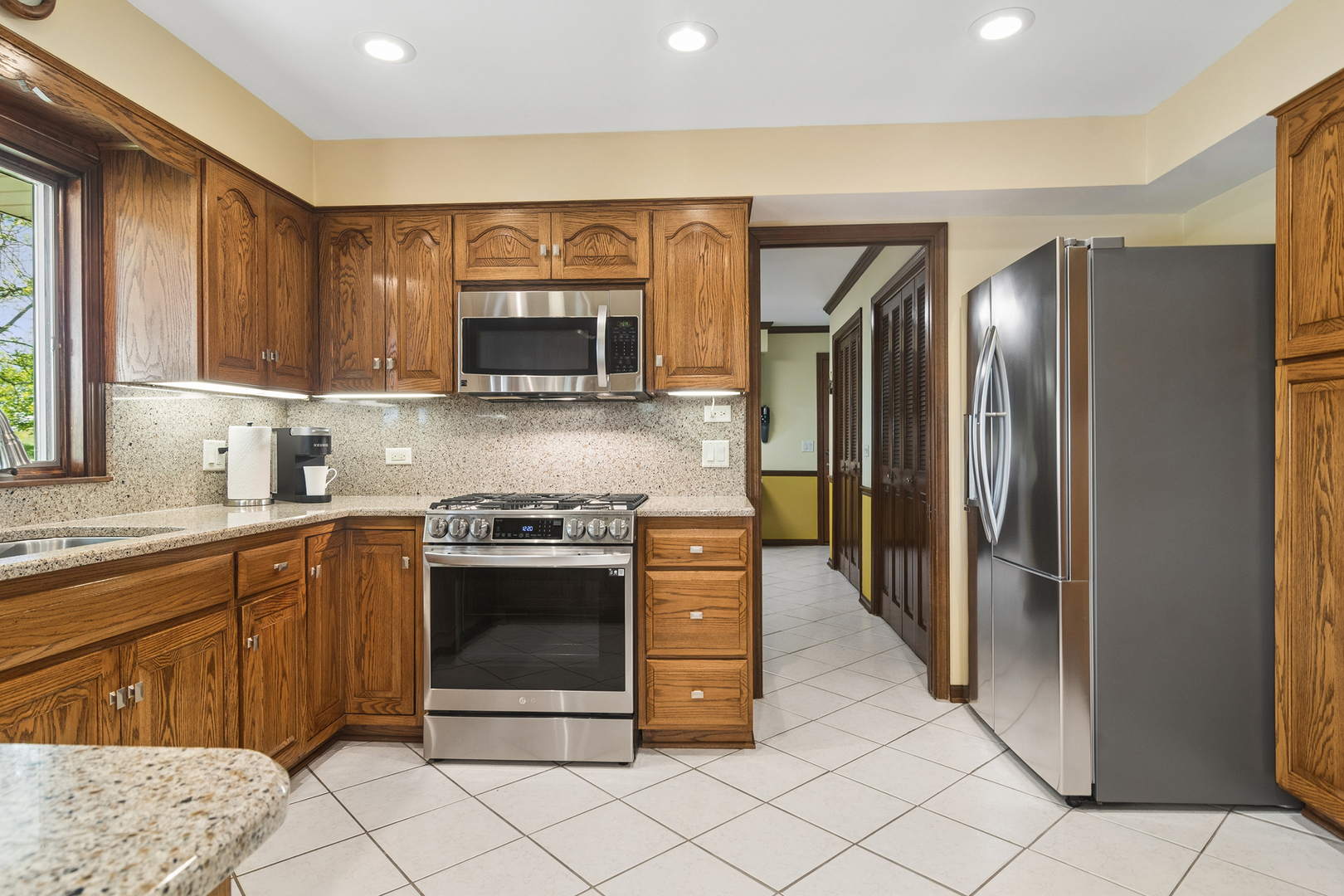 135 Hillcrest Court, Barrington, IL 60010