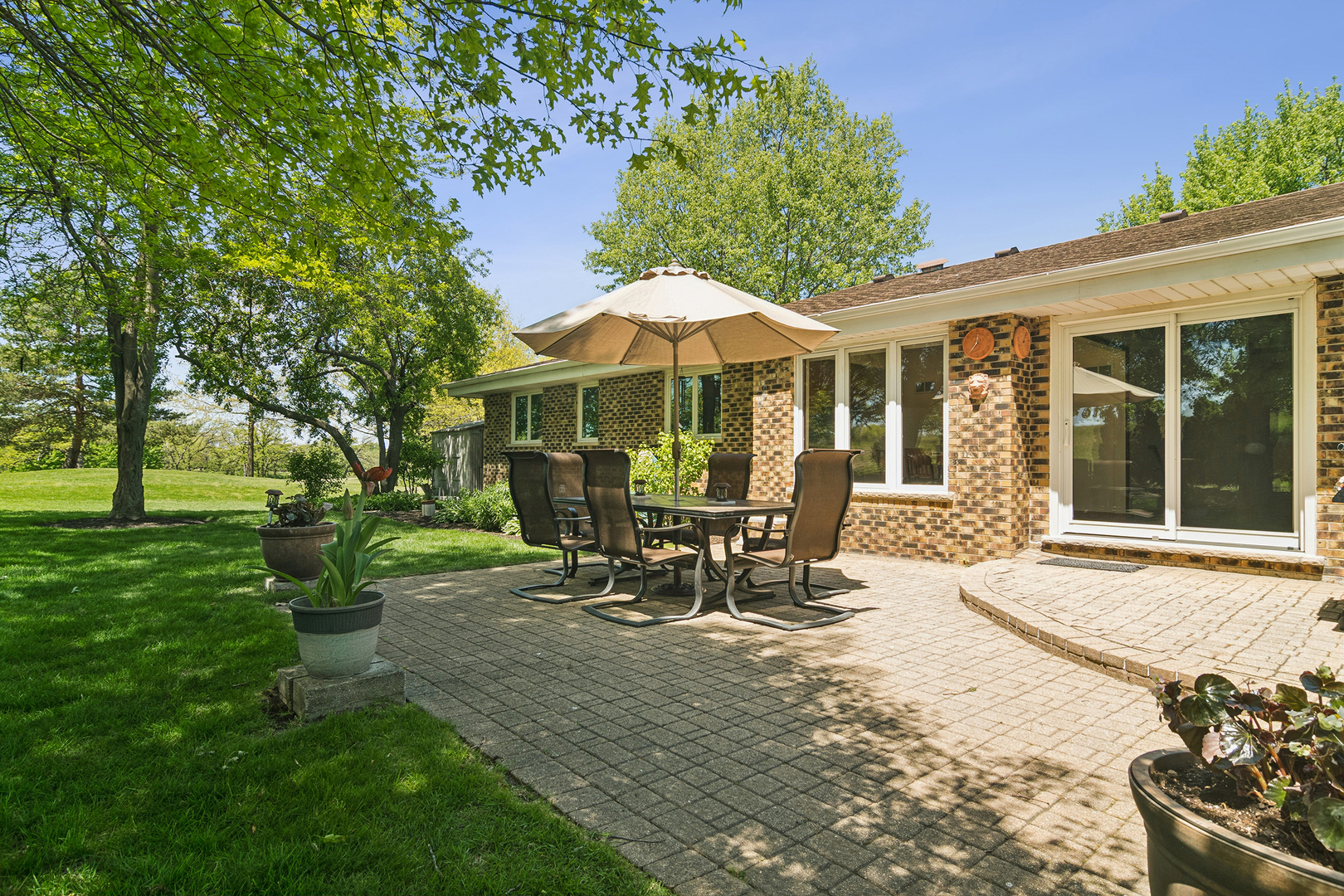 135 Hillcrest Court, Barrington, IL 60010