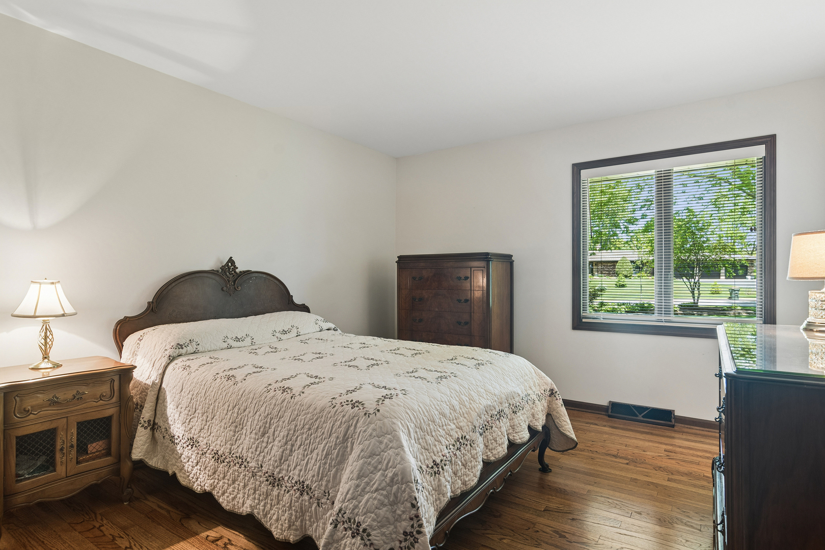 135 Hillcrest Court, Barrington, IL 60010