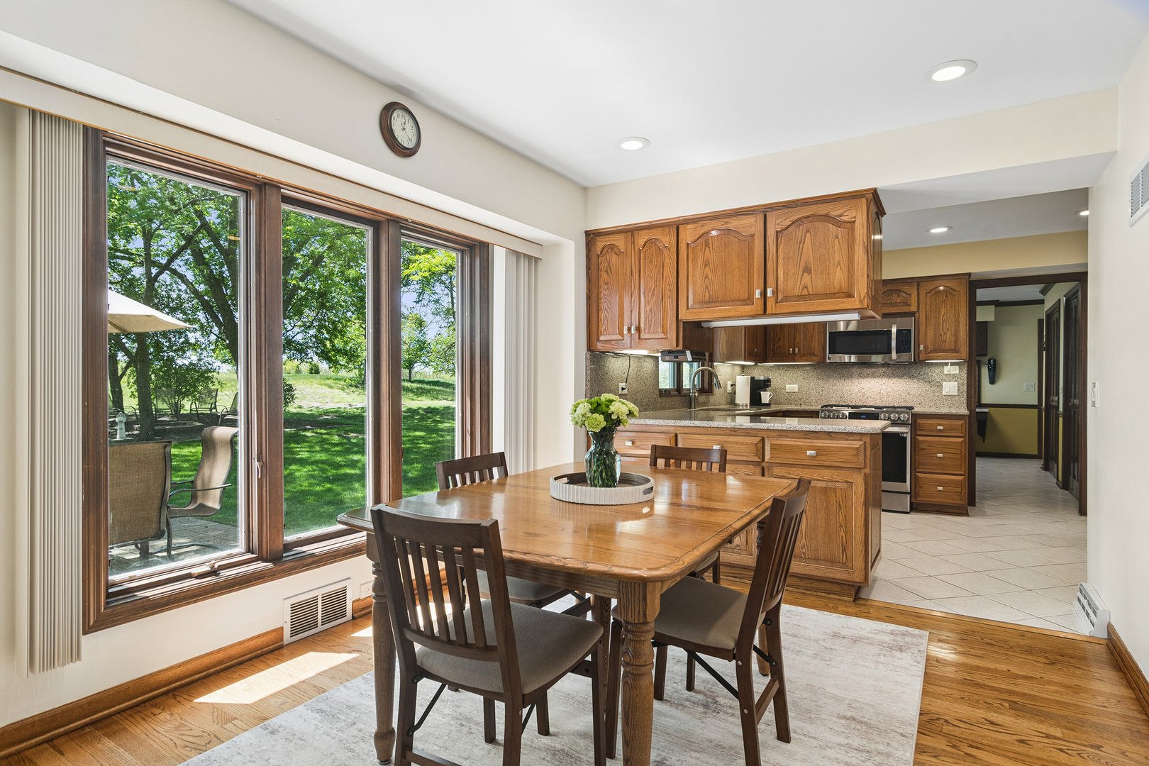 135 Hillcrest Court, Barrington, IL 60010
