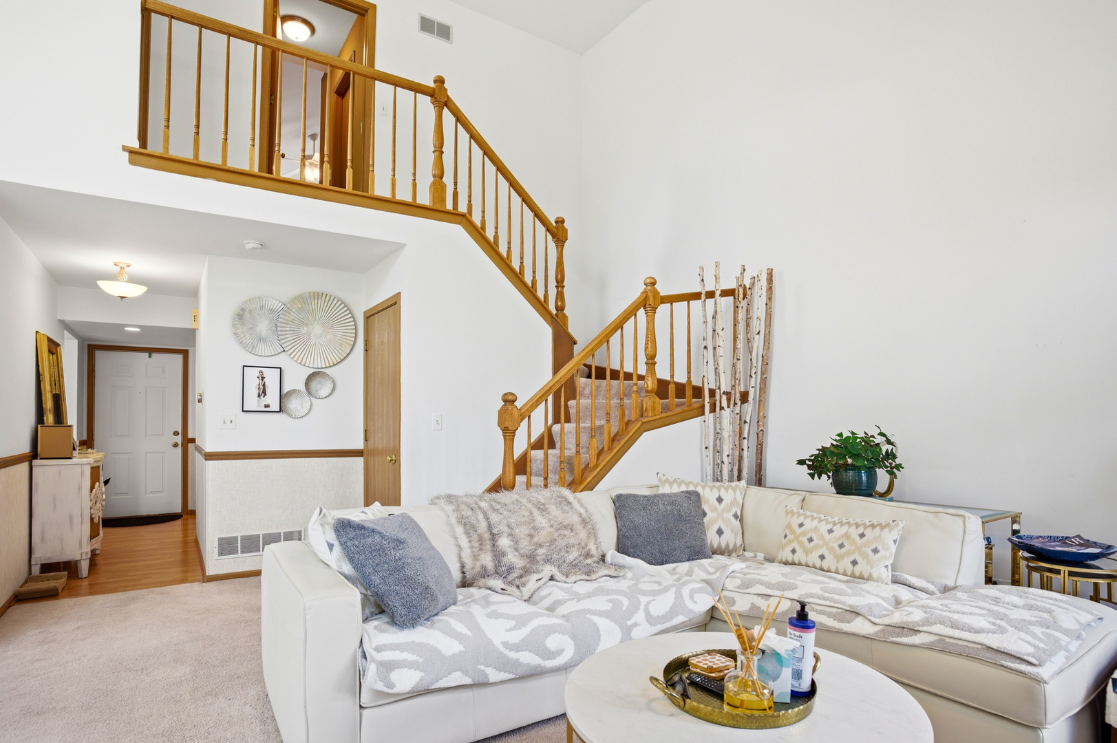 605 Kingsbridge Drive, Carol Stream, IL 60188