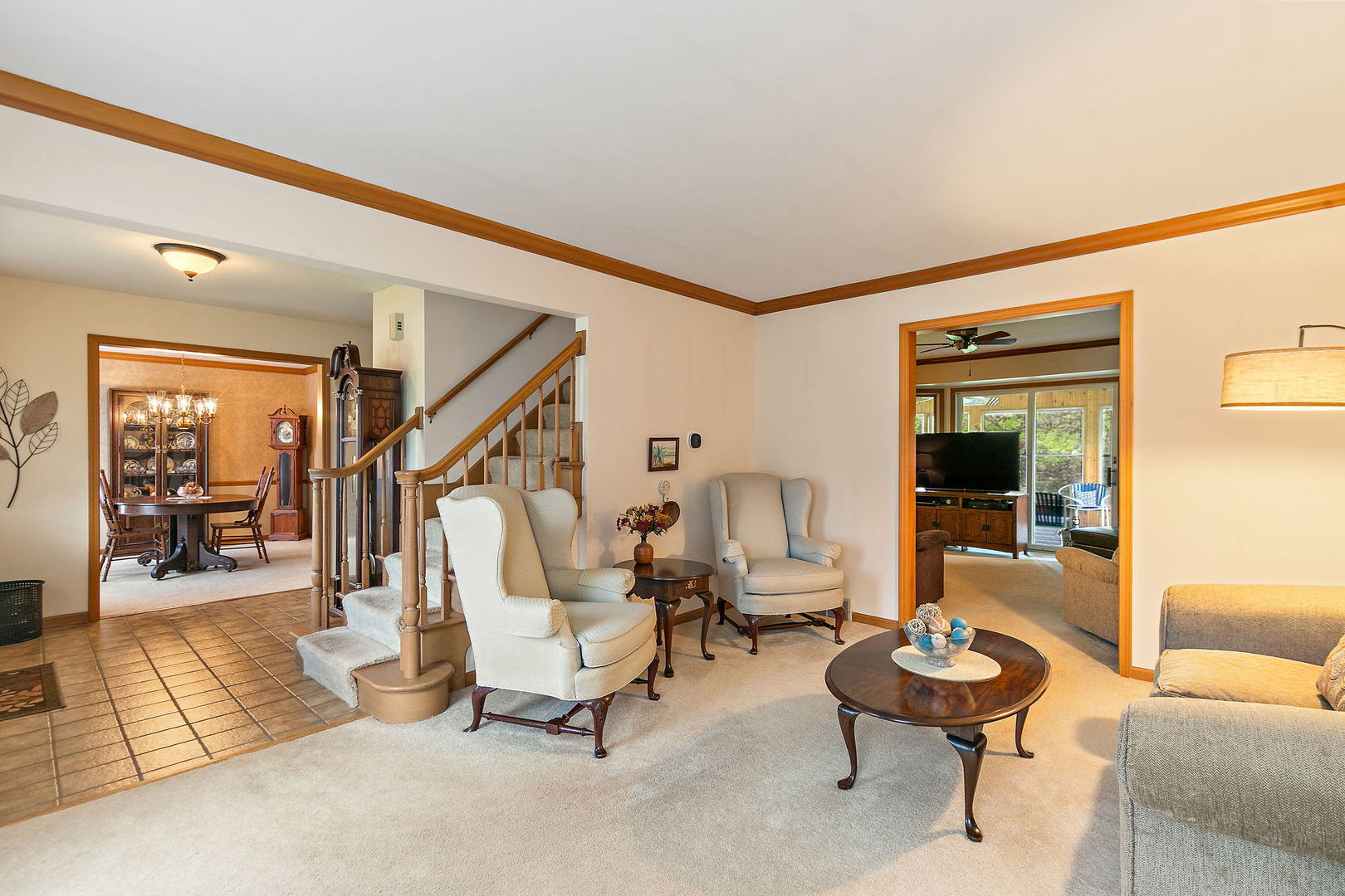 1045 Helen Drive, Algonquin, IL 60102