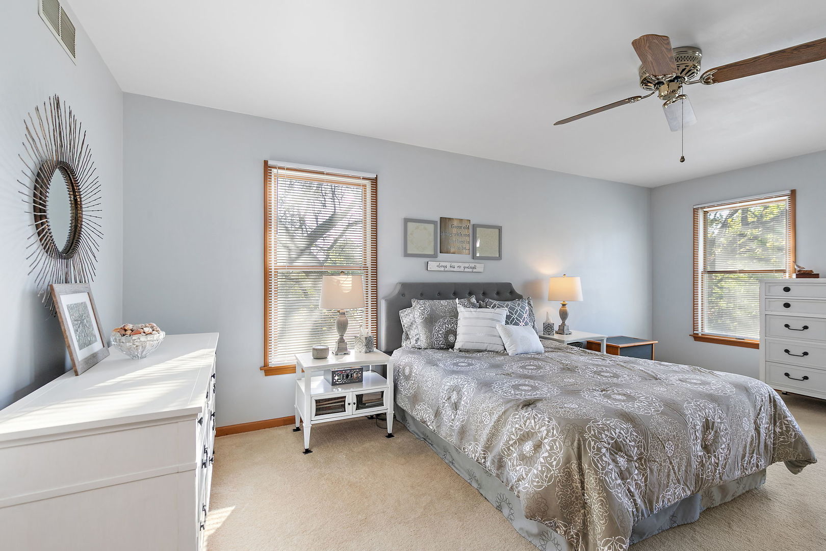 1045 Helen Drive, Algonquin, IL 60102
