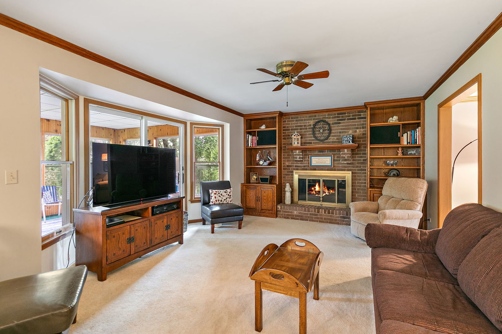 1045 Helen Drive, Algonquin, IL 60102