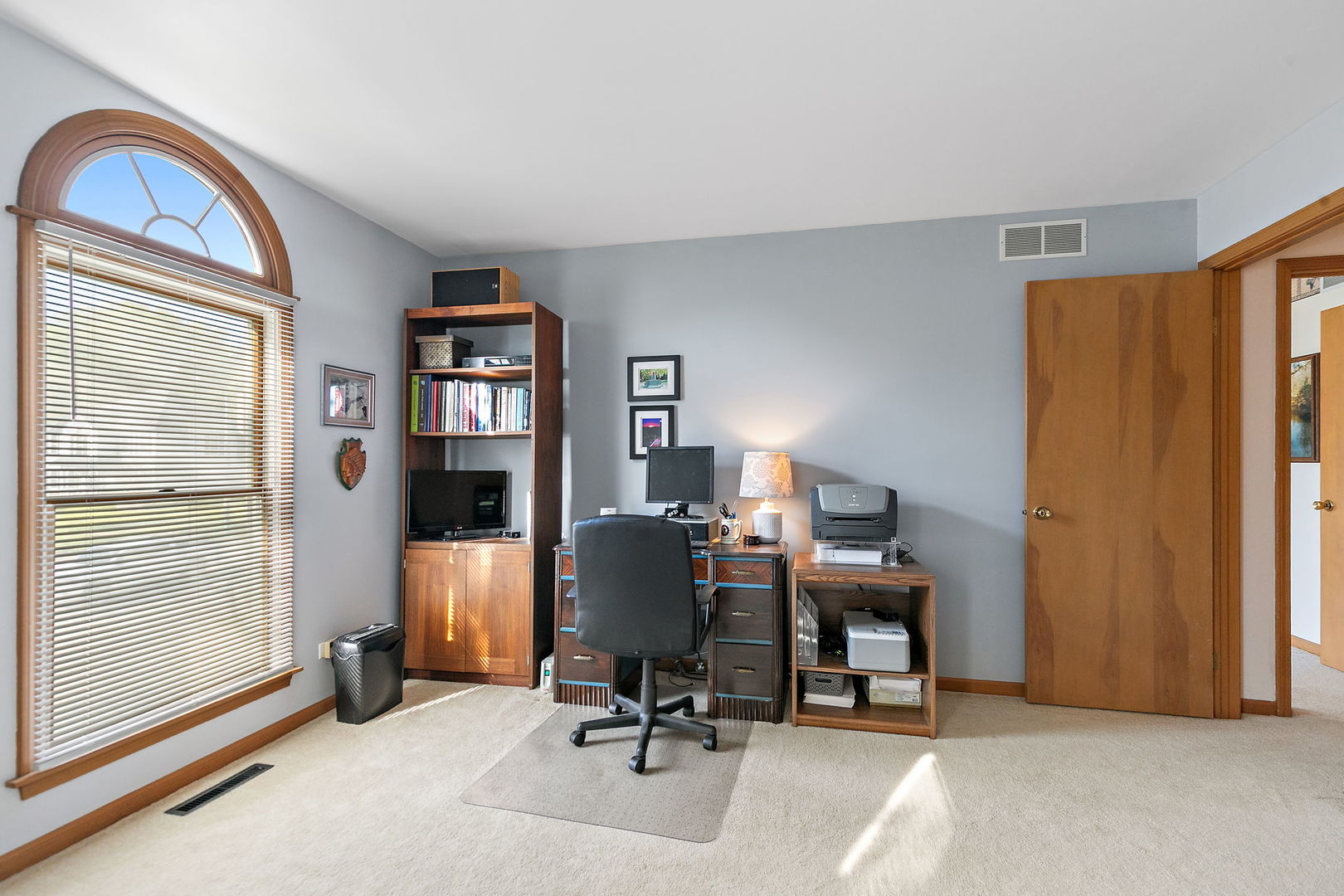 1045 Helen Drive, Algonquin, IL 60102