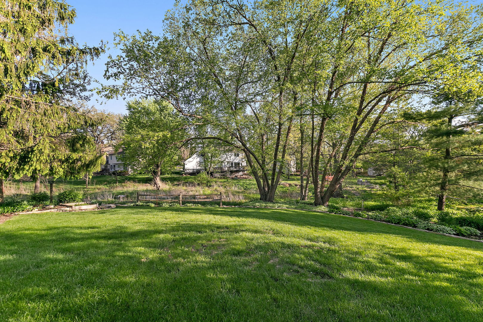 1045 Helen Drive, Algonquin, IL 60102